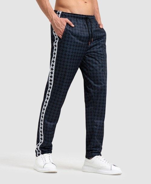 Pantaloni Uomo Arena 50th Anniversary Black Relax Iv Pant Nere Colorate Bianche Nere | 95024VYRM