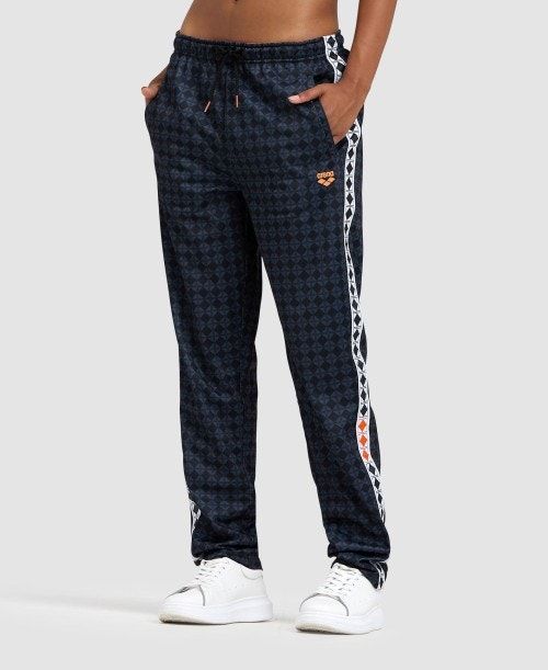 Pantaloni Uomo Arena 50th Anniversary Black Relax Iv Pant Nere Colorate Bianche Nere | 95024VYRM